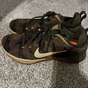 Nike men’s running shoes. EUC, sz 11.5